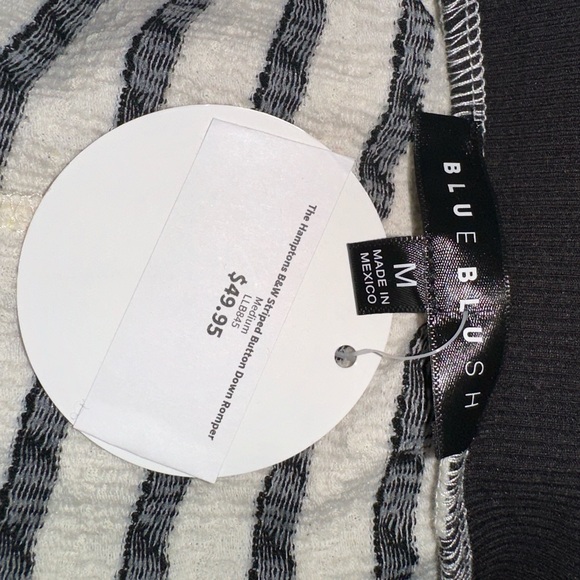 Bucketlist Textured Stripe Collared Romper
new with tag size M,  by Blue Blush - Picture 3 of 3